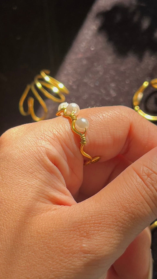 Pearl Squiggle Ring